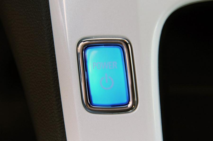  Chevrolet Volt 2011 года  (фото 63 из 356)